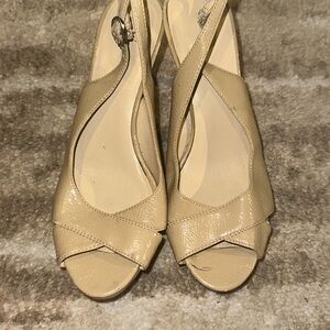 Women’s Nine West nude heels